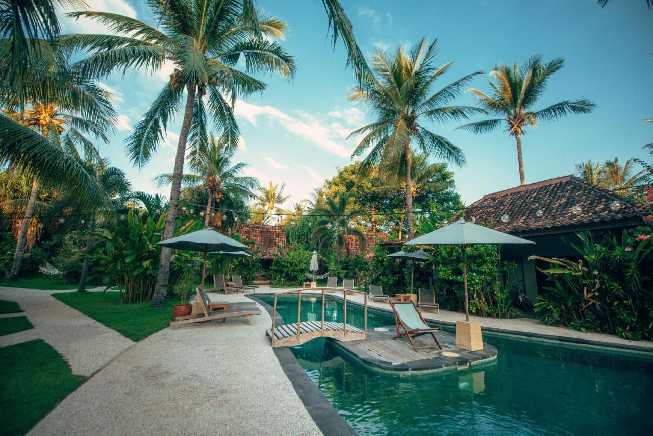 Coconut Garden Resort Gili Trawangan Exterior photo